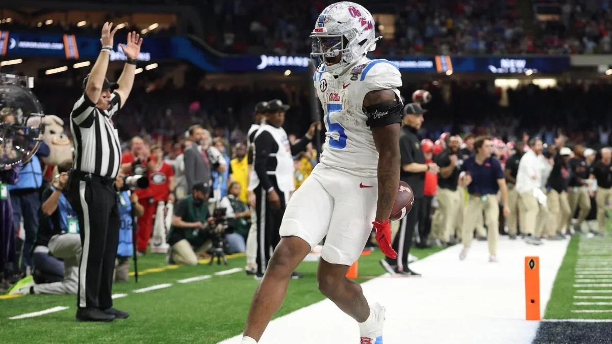 Week 1 Betting Preview: LSU to Top Clemson, Louisville Eyes Ole Miss Upset, Notre Dame in the Spotlight