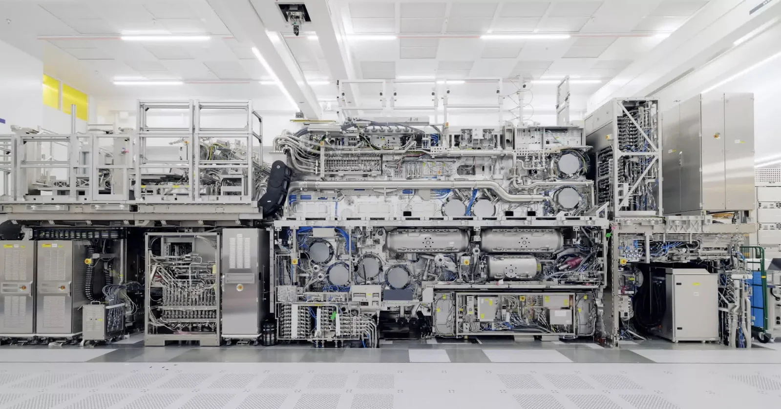 US scrutinizes ASML over possible EUV export to China, ASML denies shipment