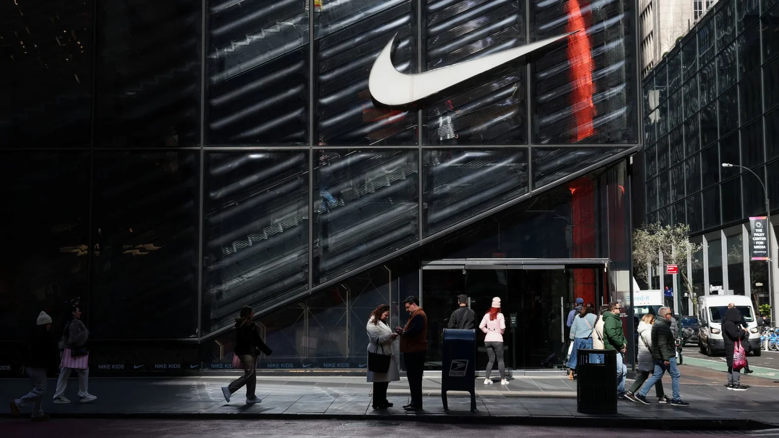 Nike trims 1,400 roles to accelerate tech-led turnaround