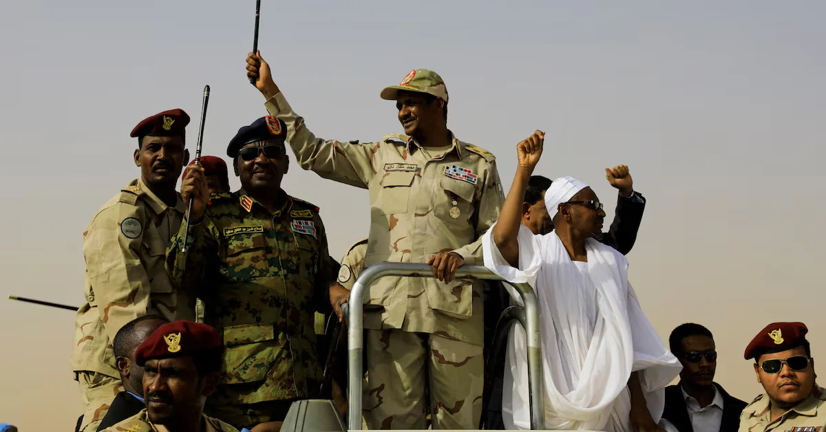 Sudanese Paramilitaries Seize Presidential Palace
