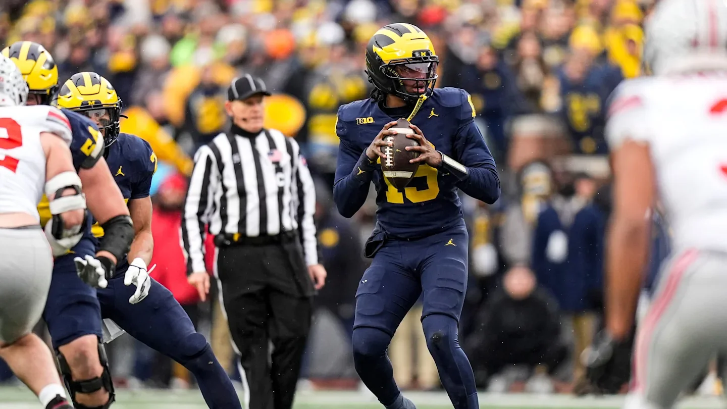 Underwood Leads First Quarter in Michigan Spring Game
