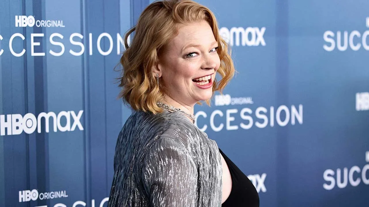 'Succession' Star Sarah Snook Shows Off Baby Bump at Season 4 Premiere