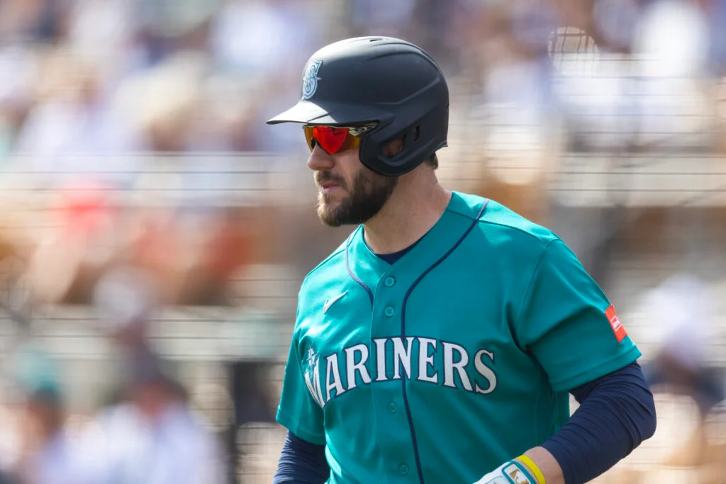 Mariners Tap Patrick Wisdom to Boost Infield Depth as Refsnyder Goes on Paternity List