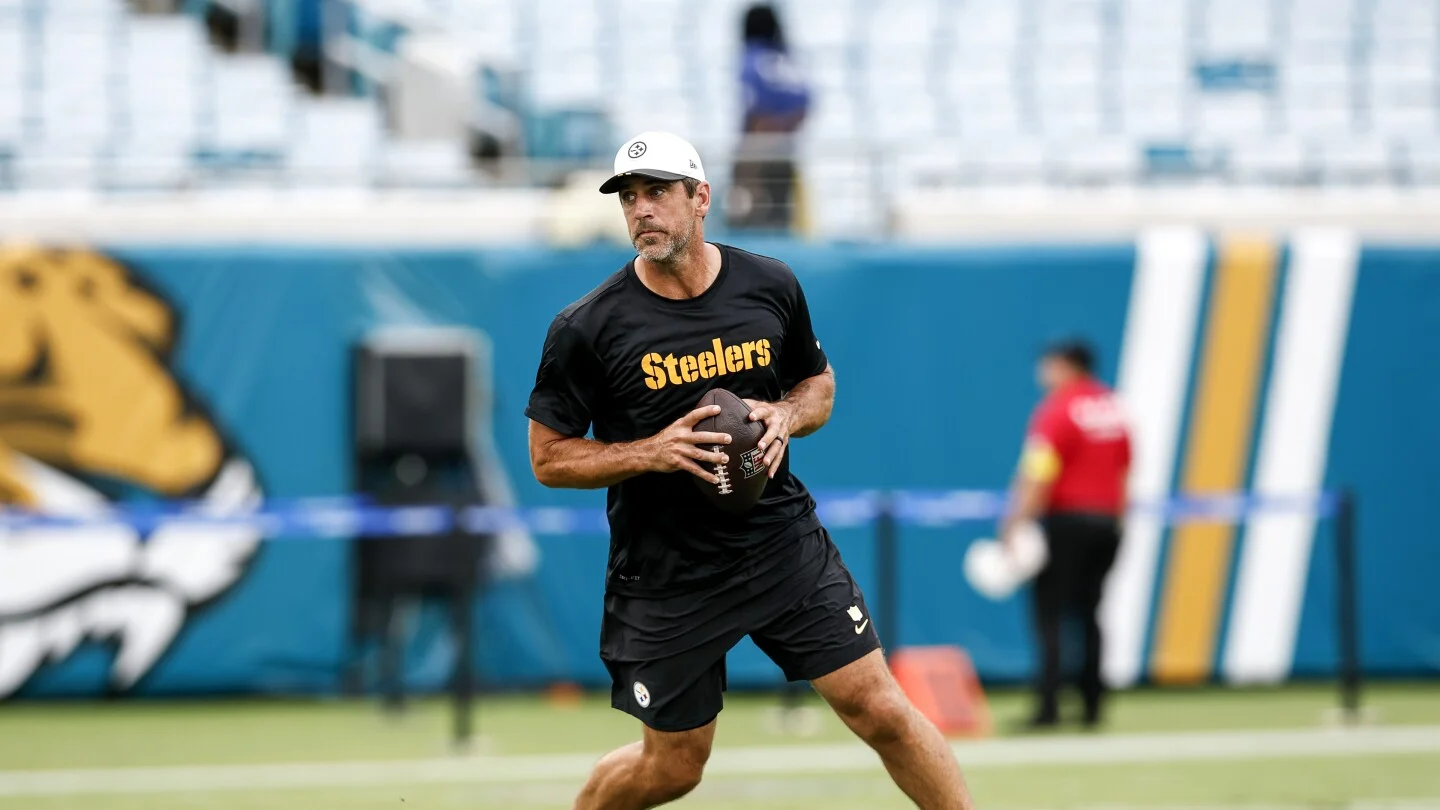 Rodgers in Pittsburgh, but no Steelers meeting over the weekend