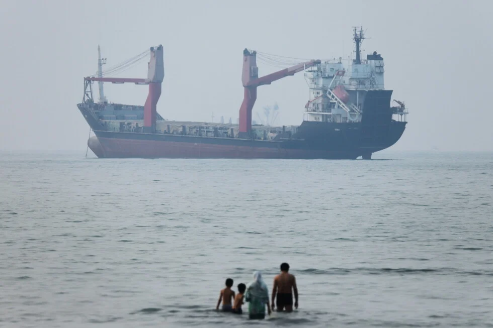 Iranian State TV reports vessel grounds in Strait of Hormuz