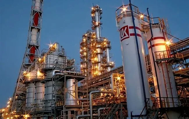 Volgograd refinery shuts down as Ukrainian drones ignite fires at Yaroslavl-3 and other oil sites