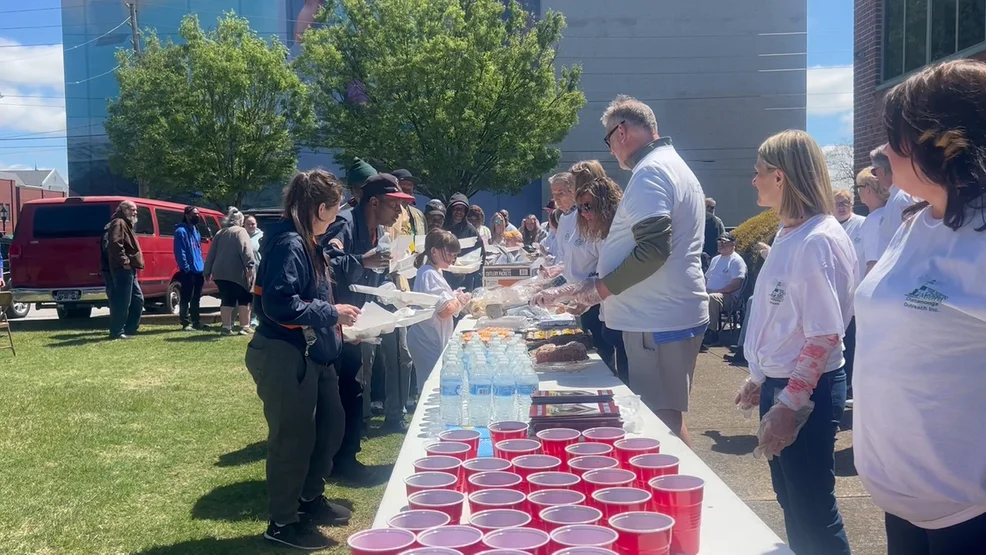 Community organizations provide Easter meals for those in need