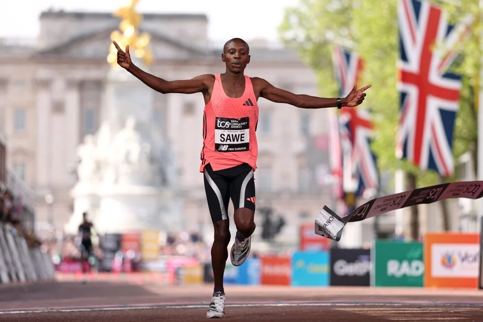 Kenyan Runner Breaks Sub-2 Barrier to Win London Marathon