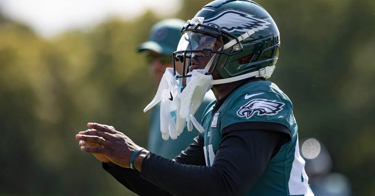 Cooper and Moore Push to Lead Eagles' First-Team Offense on Day 9