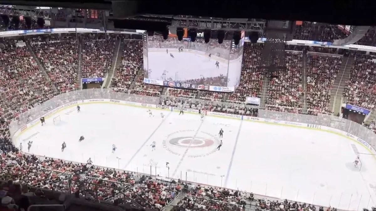 Hurricanes crowd flips Canadiens' chant into taunting roar in Game 5