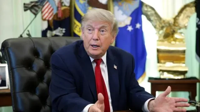 Trump Signs His Signature on U.S. Currency, a Historic First