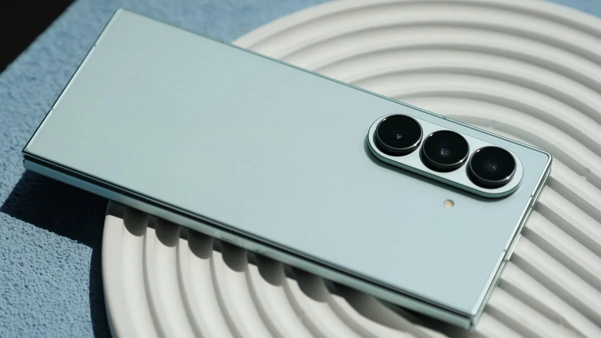 Foldable tease: Galaxy Z Fold 8 Ultra colors leak reveals Black, White, Purple, and online-exclusive Green