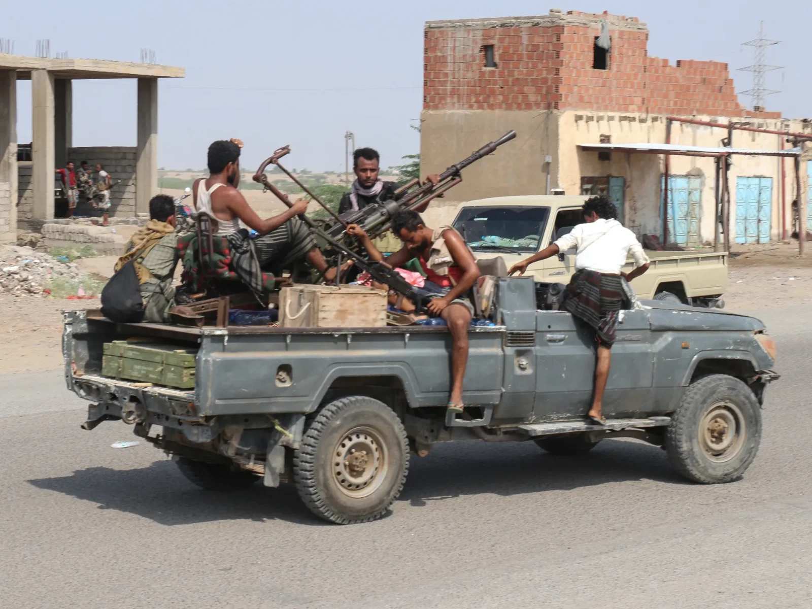 Yemen government reports tactical gains as frontline fighting with Houthis escalates