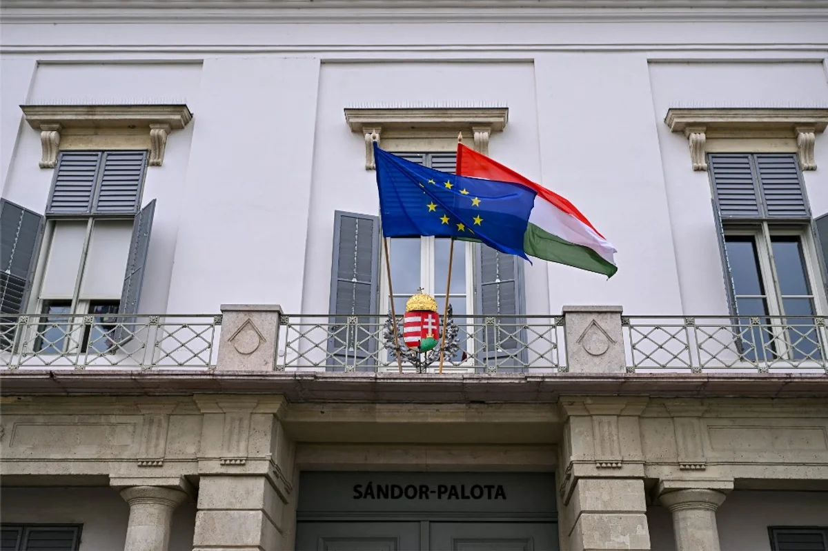 Hungary Blocks Ukraine’s EU Accession Talks as Moldova Advances