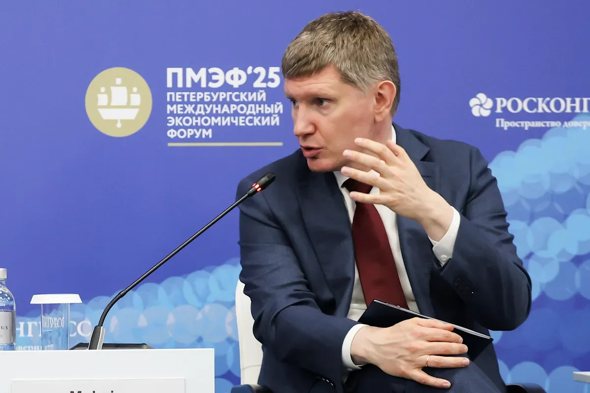 Russia Faces Imminent Recession, Economy Minister Warns