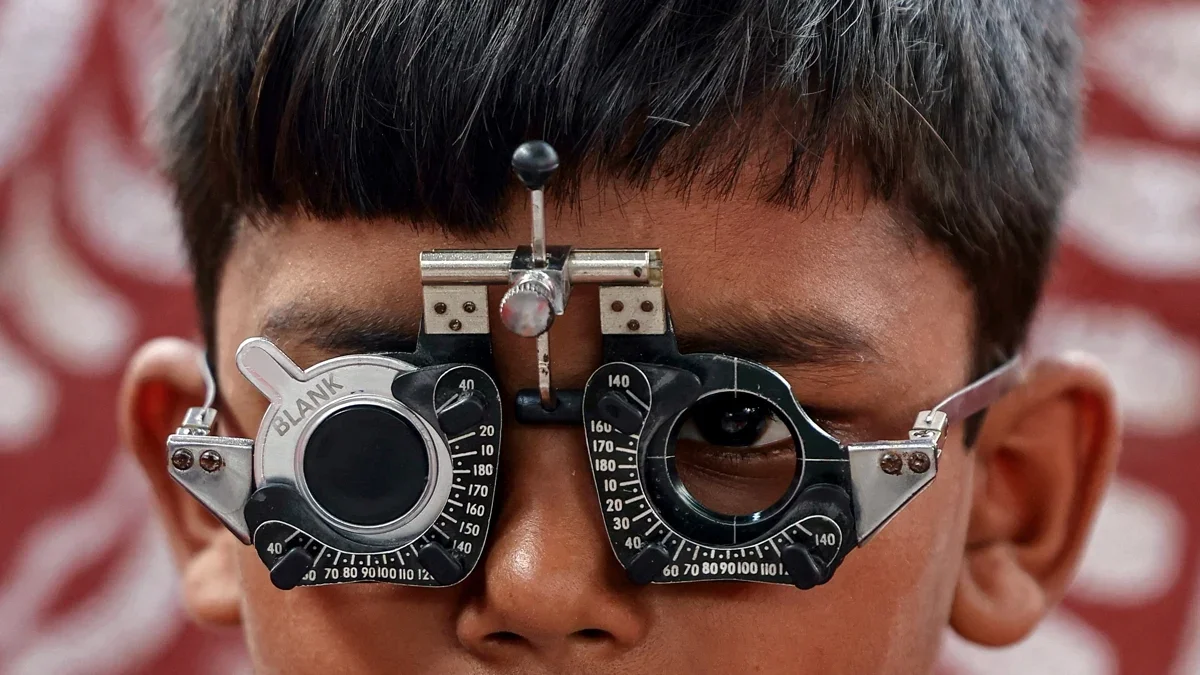 Wealth, Racism and the Pace of Aging Revealed by Epigenetic Clocks
