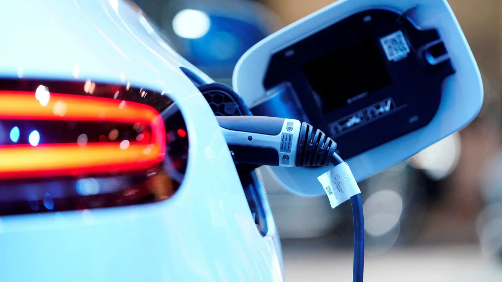 Wireless car updates heighten cybersecurity risks