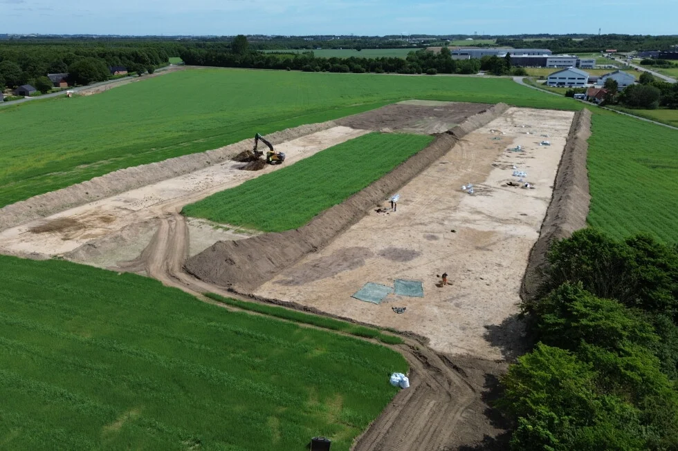 Colossal Viking textile workshop unearthed in Søften, Denmark