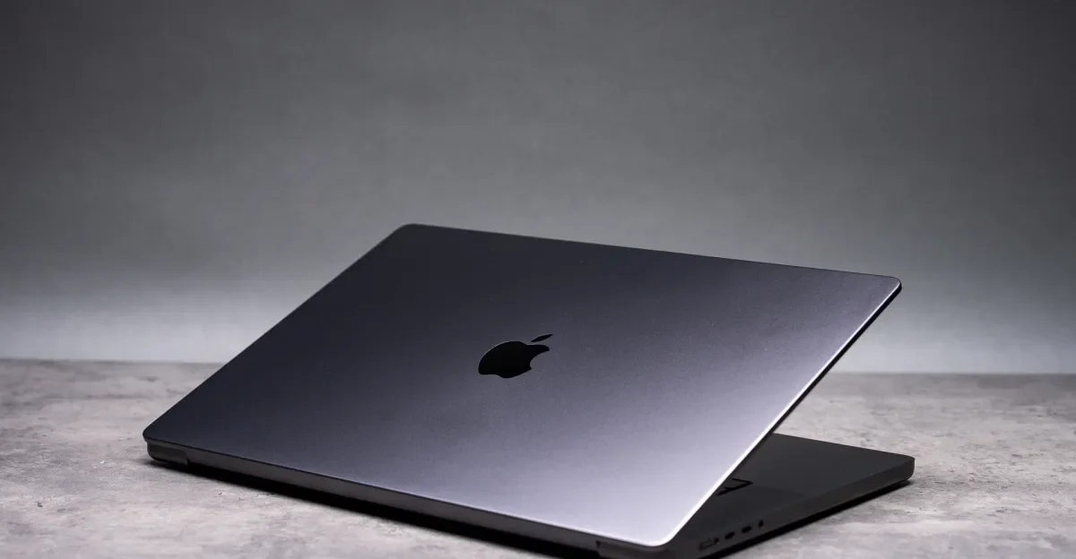 Apple bets AI-first M7, skipping M6 Pro/Max until 2027–28