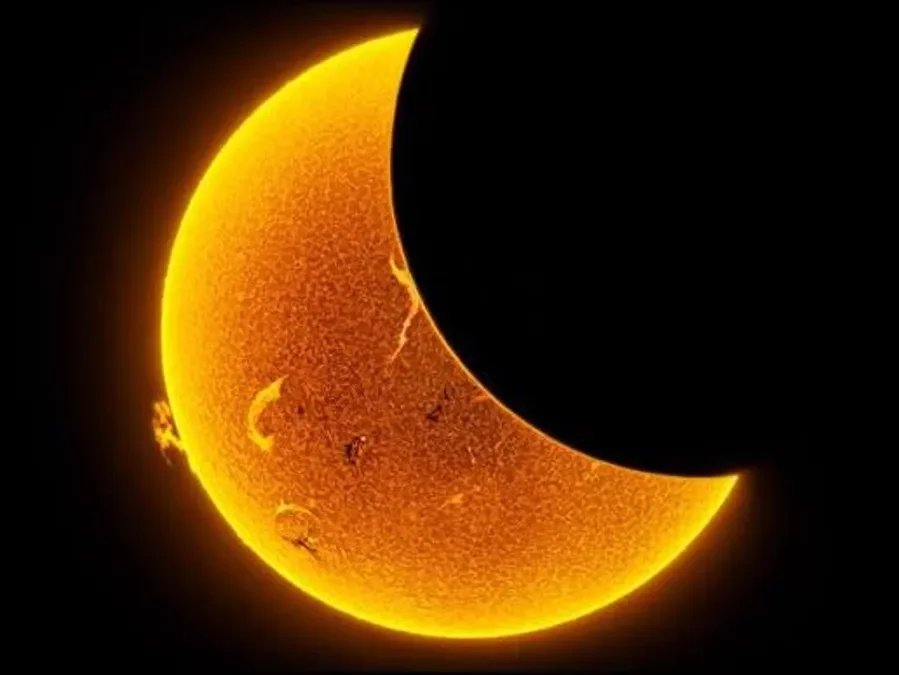 Spectacular 2026 Solar Eclipse Photography Across Europe and Greenland
