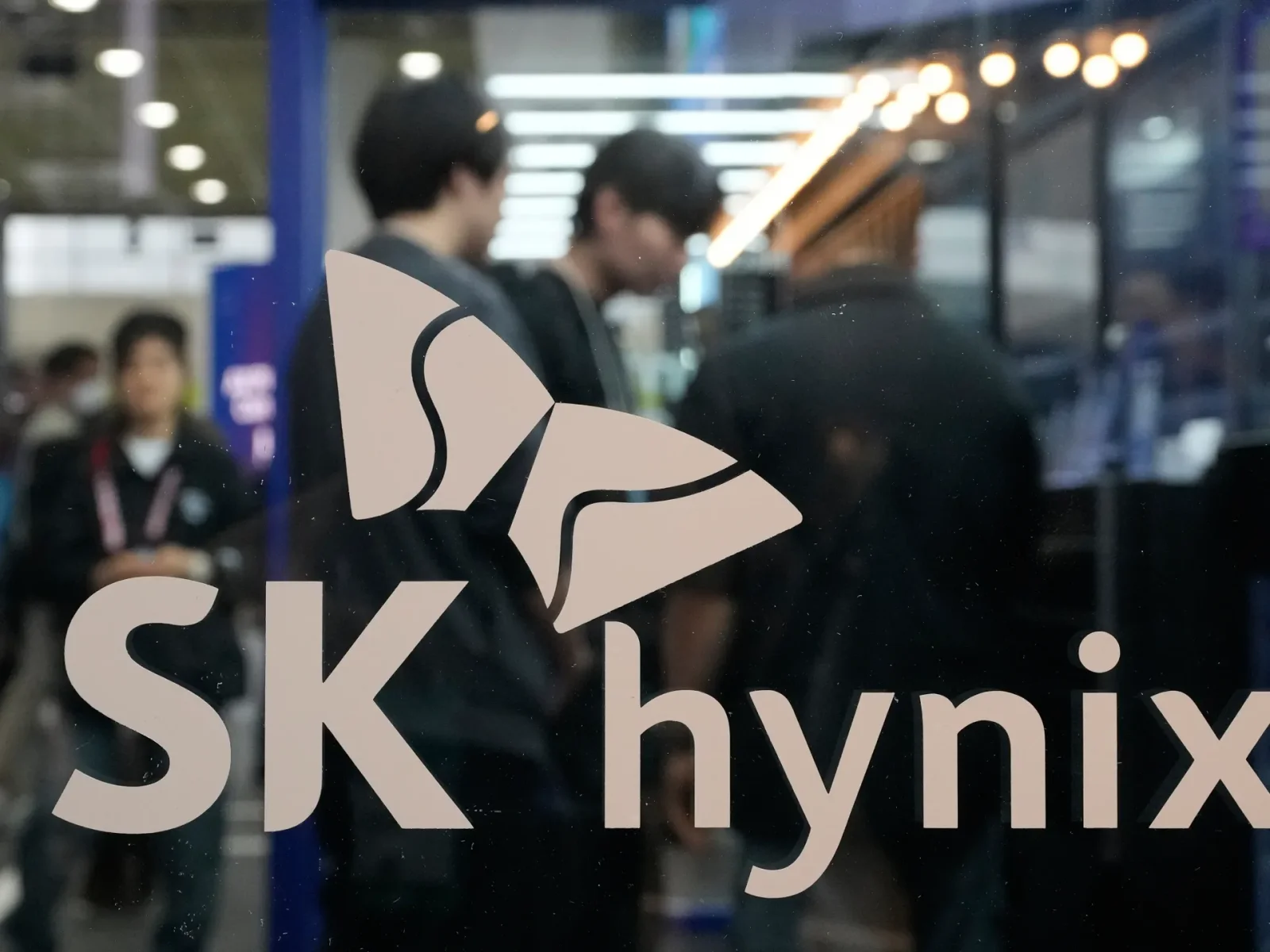 SK Hynix Hits $1 Trillion Market Cap on AI Chip Boom