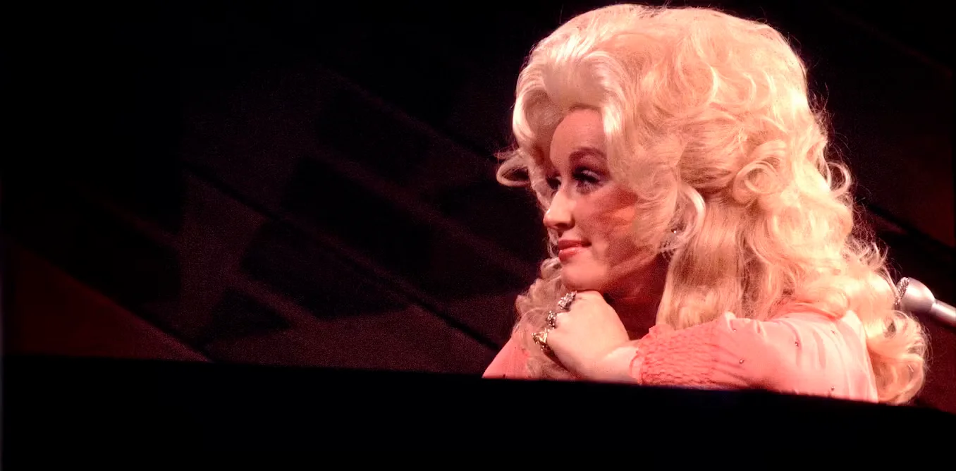 Dolly Parton’s witty rebellion: how humor reshaped her country-music empire