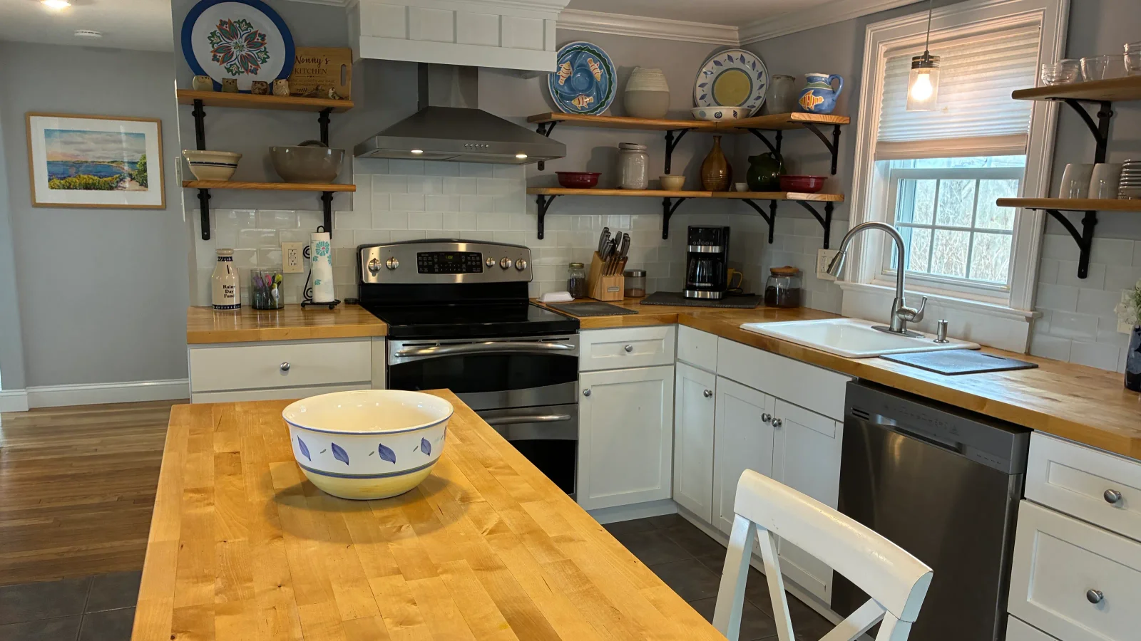 Cozy Mashpee Cape in Pirate's Cove Offers Beach, Boat Access