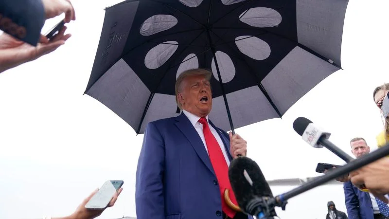 "Trump's Legal Drama Continues as He Sets Course for South Carolina"