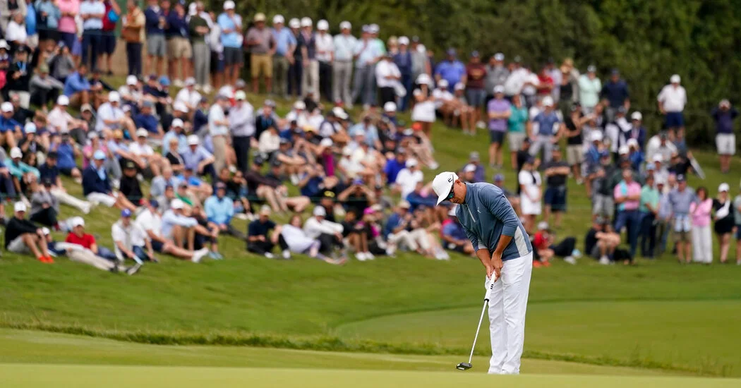 Rickie Fowler and Xander Schauffele Tie U.S. Open Record with First-Round 62s