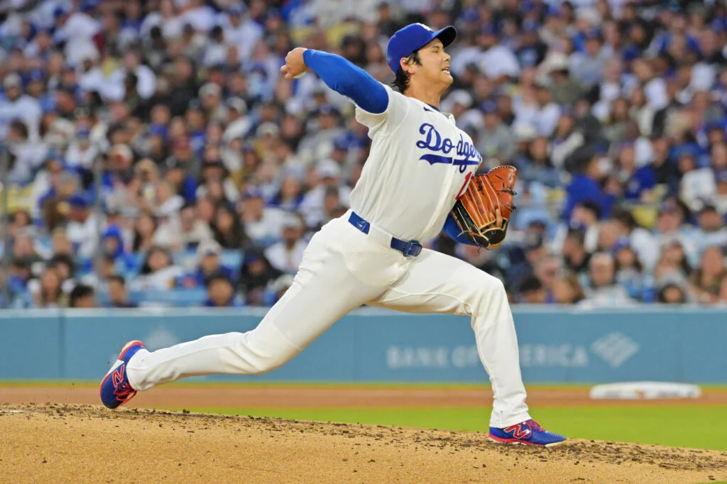 Ohtani Resumes Throwing, Eyes Postseason Role for Dodgers