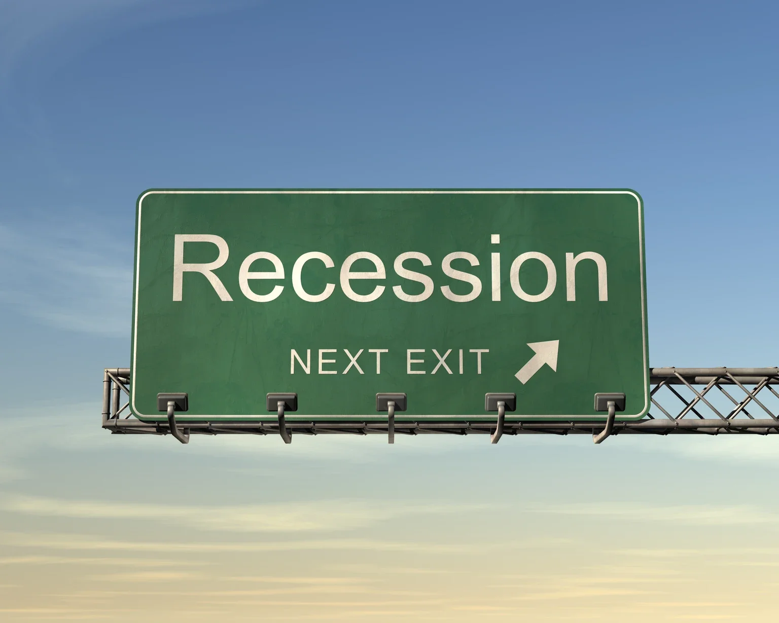 Recession Looms: Experts Predict Economic Downturn for US
