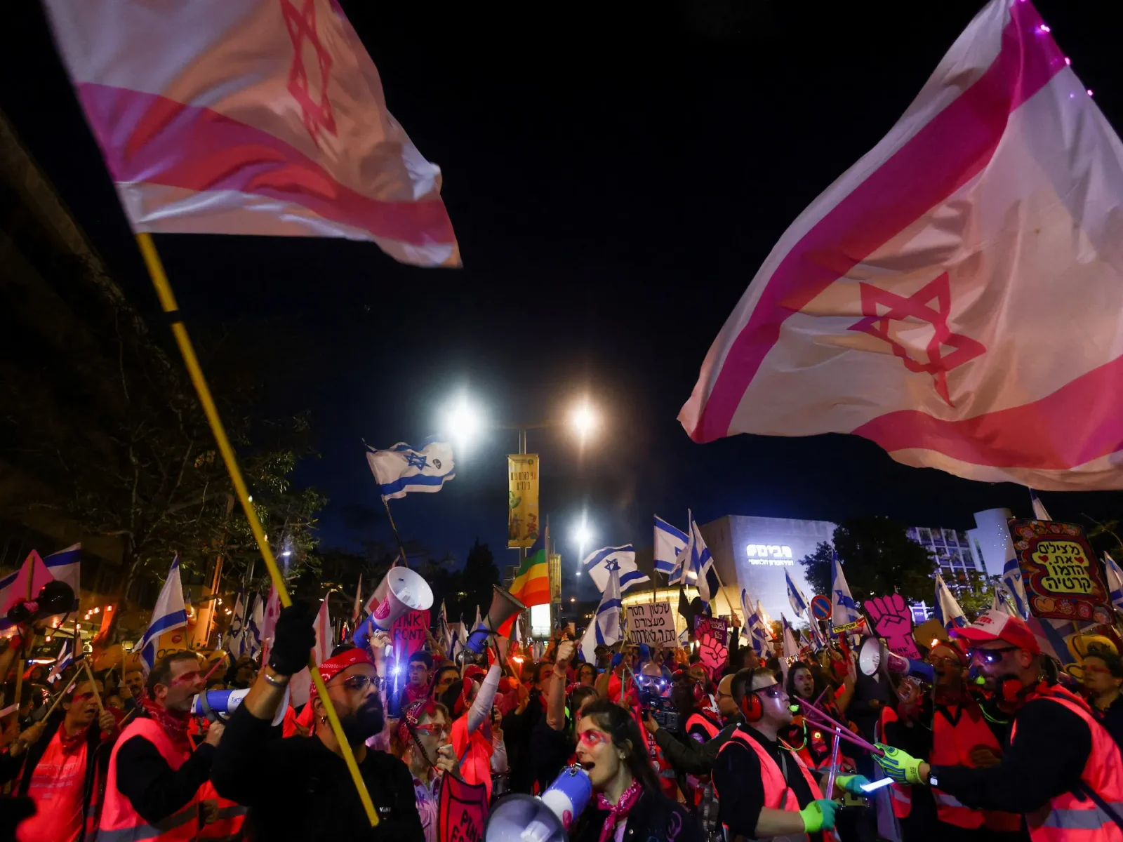Israeli Protests Persist Amid Political Uncertainty.