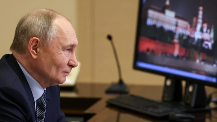 EU tests back-channel diplomacy with Moscow on Ukraine talks