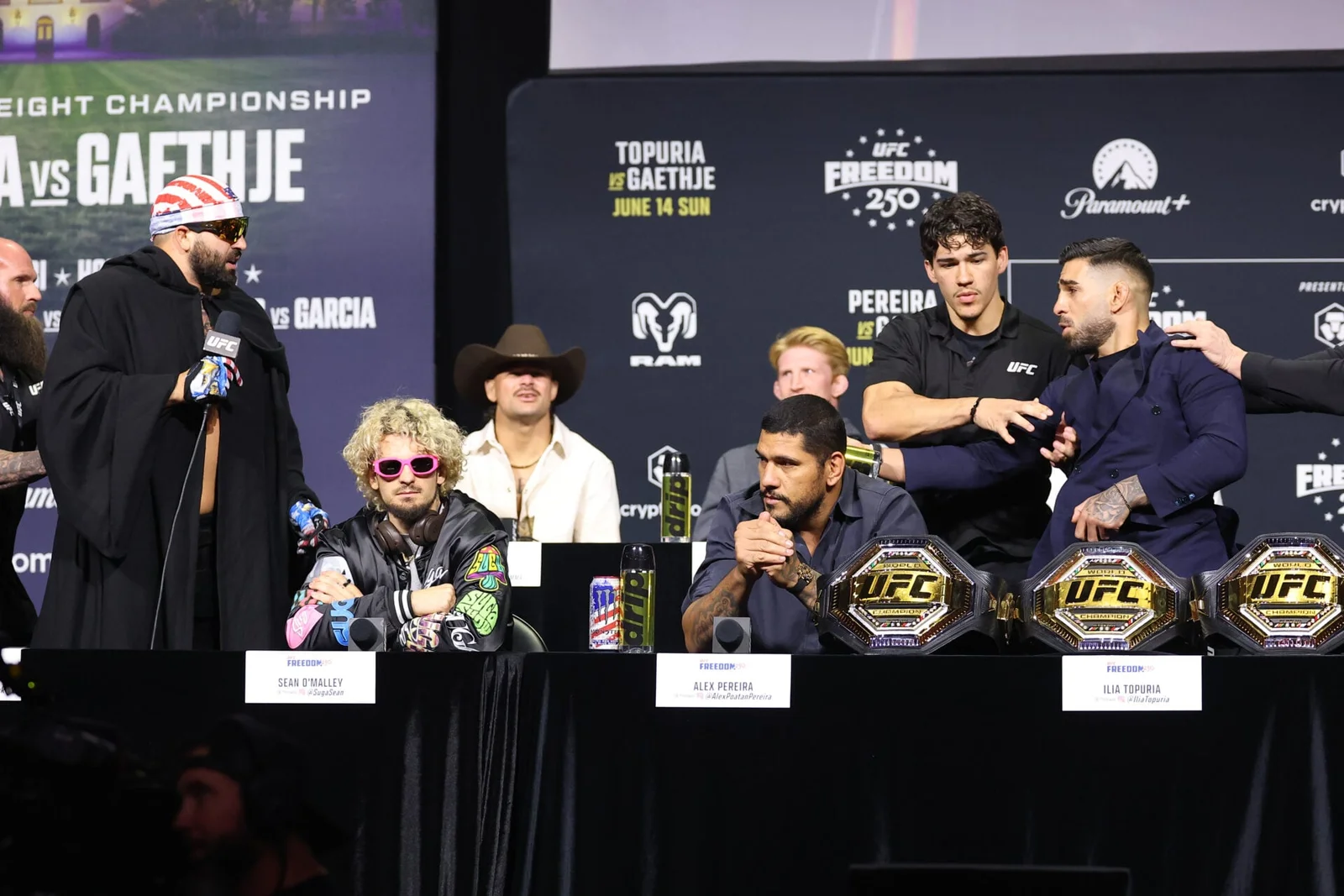 Hokit ejected after clash with Topuria at UFC press conference
