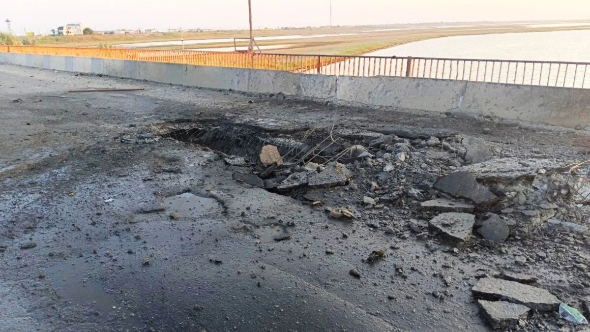 Ukraine thwarts attacks and destroys Russian ammo dump in ongoing conflict.