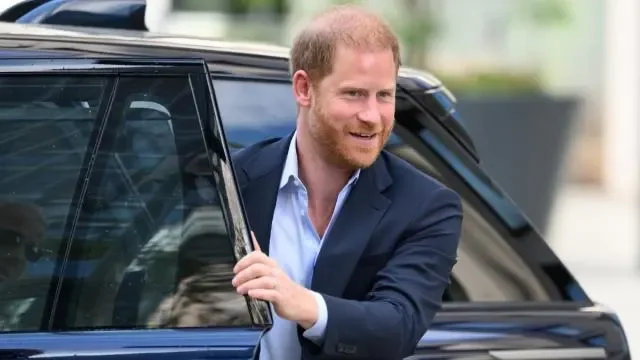 Harry Chooses Buckingham Palace Stay Amid Security Delays