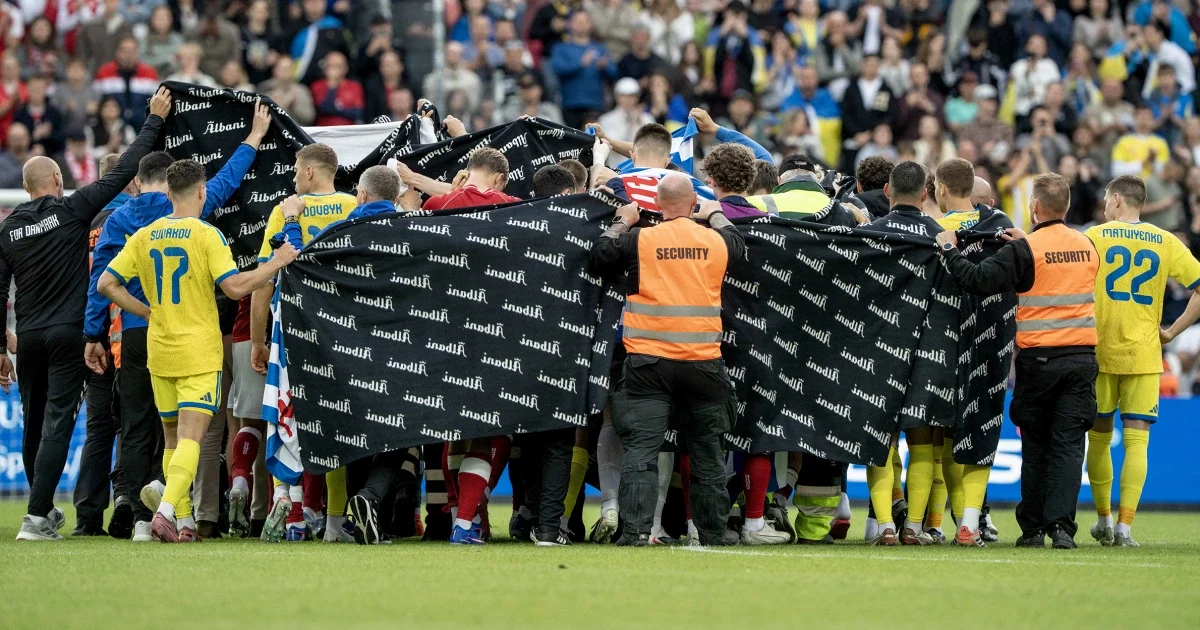 Eriksen Collapses on Field, Conscious After Denmark-Ukraine Friendly