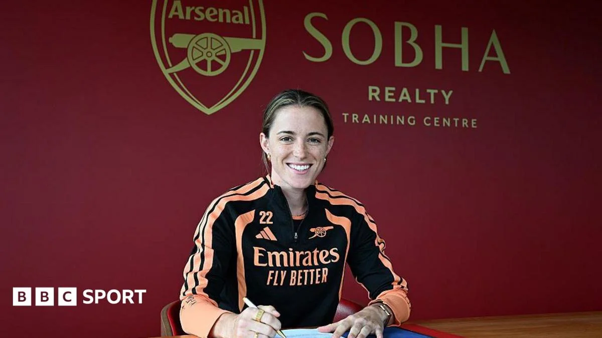 Arsenal recruit Spain star Ona Batlle on four-year contract