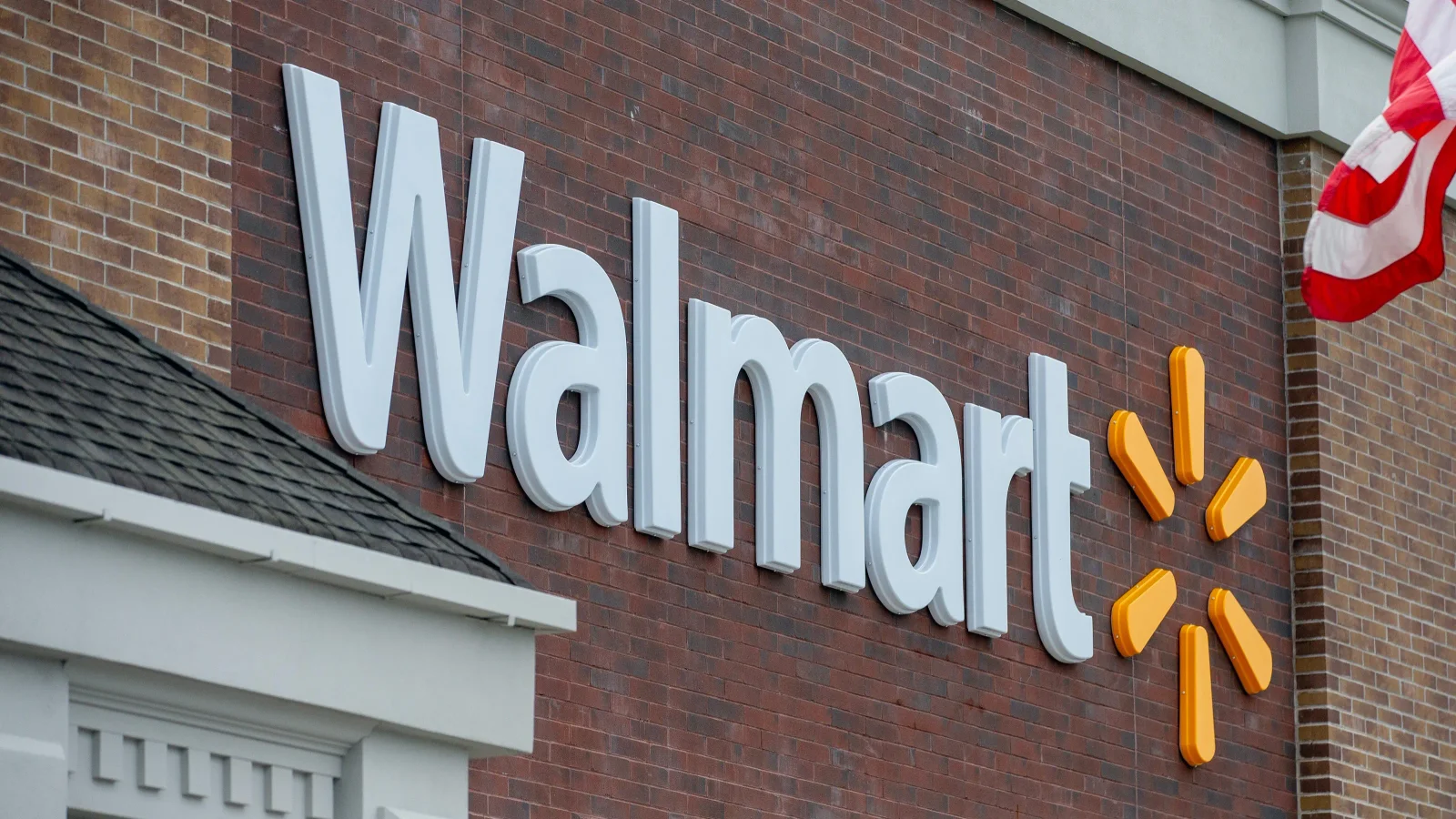 Walmart pulls iceberg lettuce as Cyclospora safety probe widens