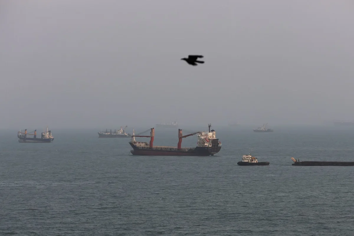 Hormuz Flows Rebound, Capping Oil Rally, Goldman Says