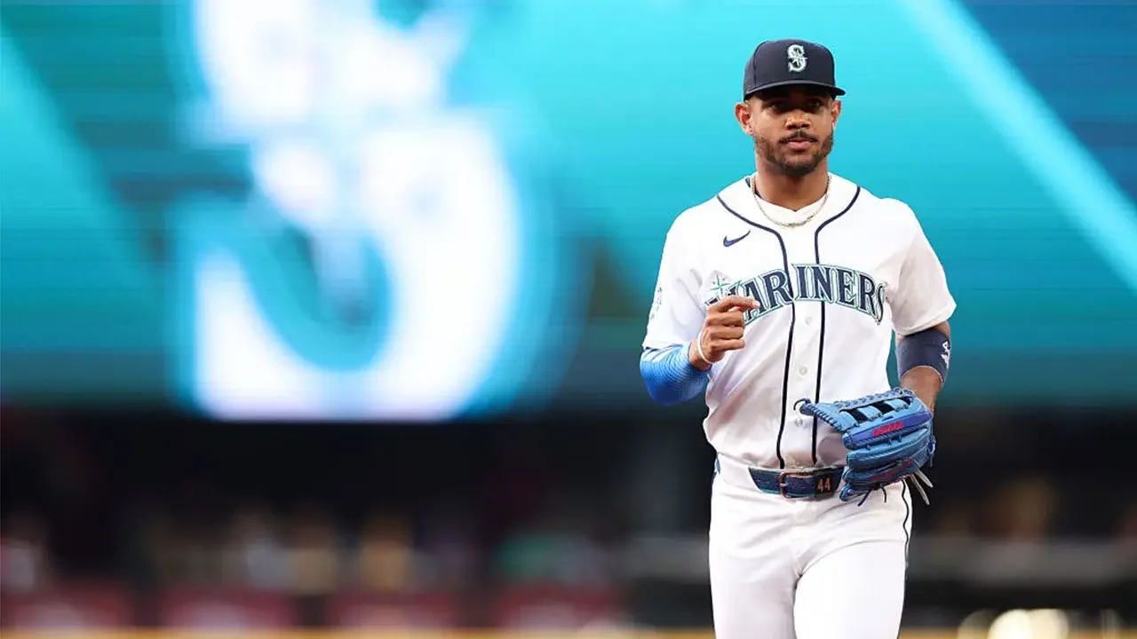 Rodríguez's center-field blunder caps Mariners' 22-0 loss to Brewers