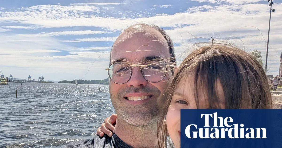 New York Man Sues ICE Over Home Visit Triggered by Email to Acting Director