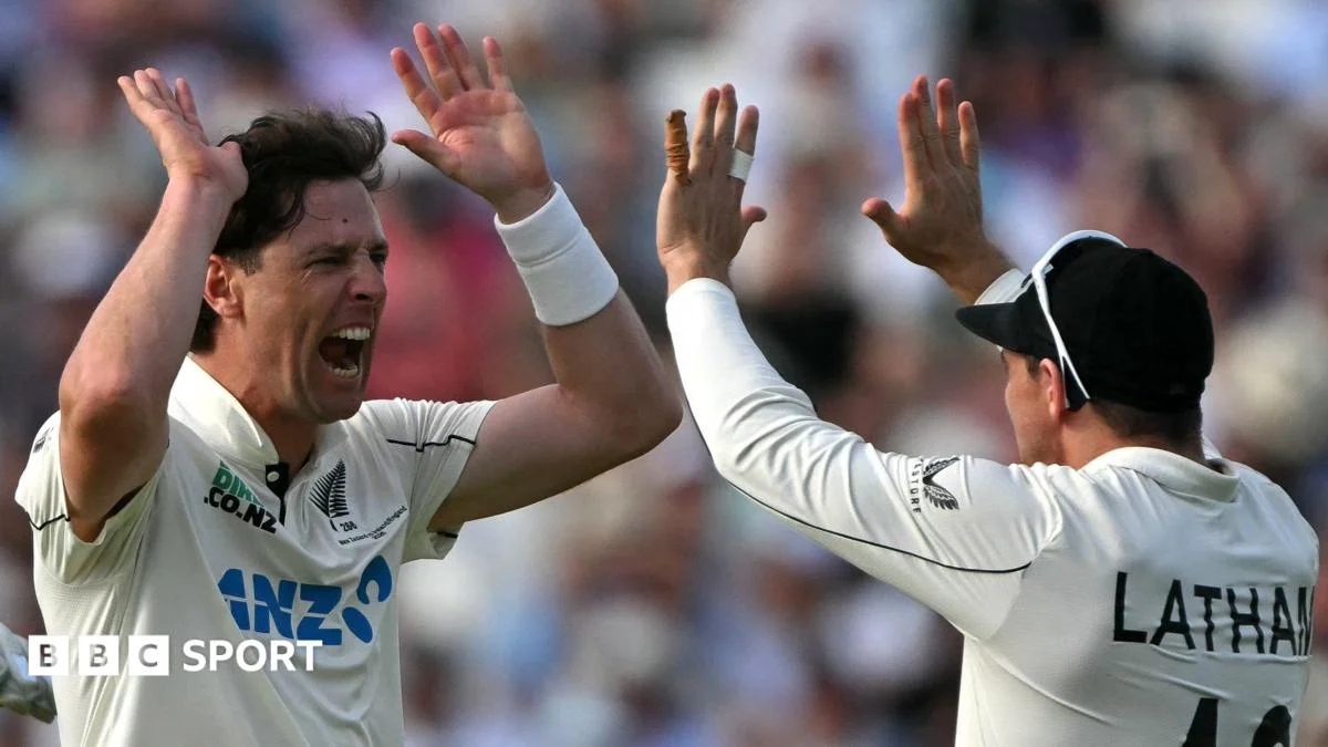 Phillips century puts New Zealand in command as England stumble at The Oval