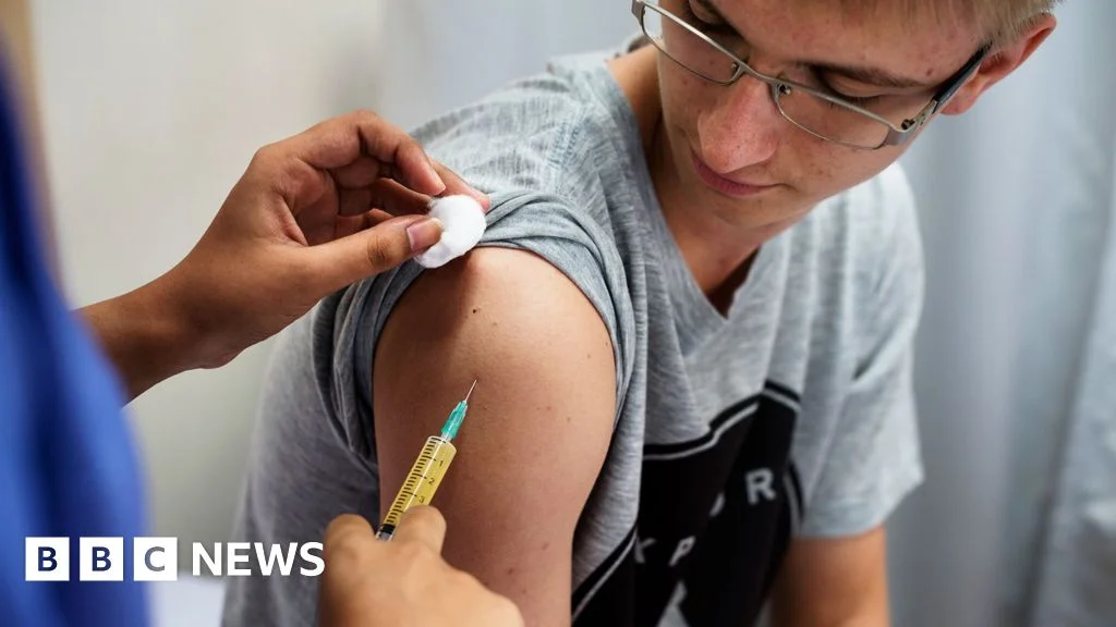 UK launches one-off MenB vaccine drive for students and young adults