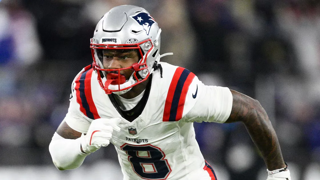 Diggs Debuts No. 18 with Commanders in First Practice