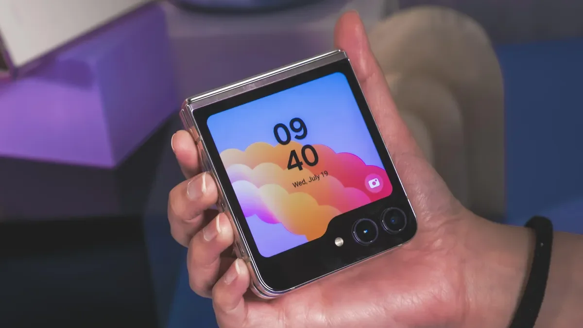"Galaxy Z Flip 5: Upgrade or Compromise? A Review and Comparison"