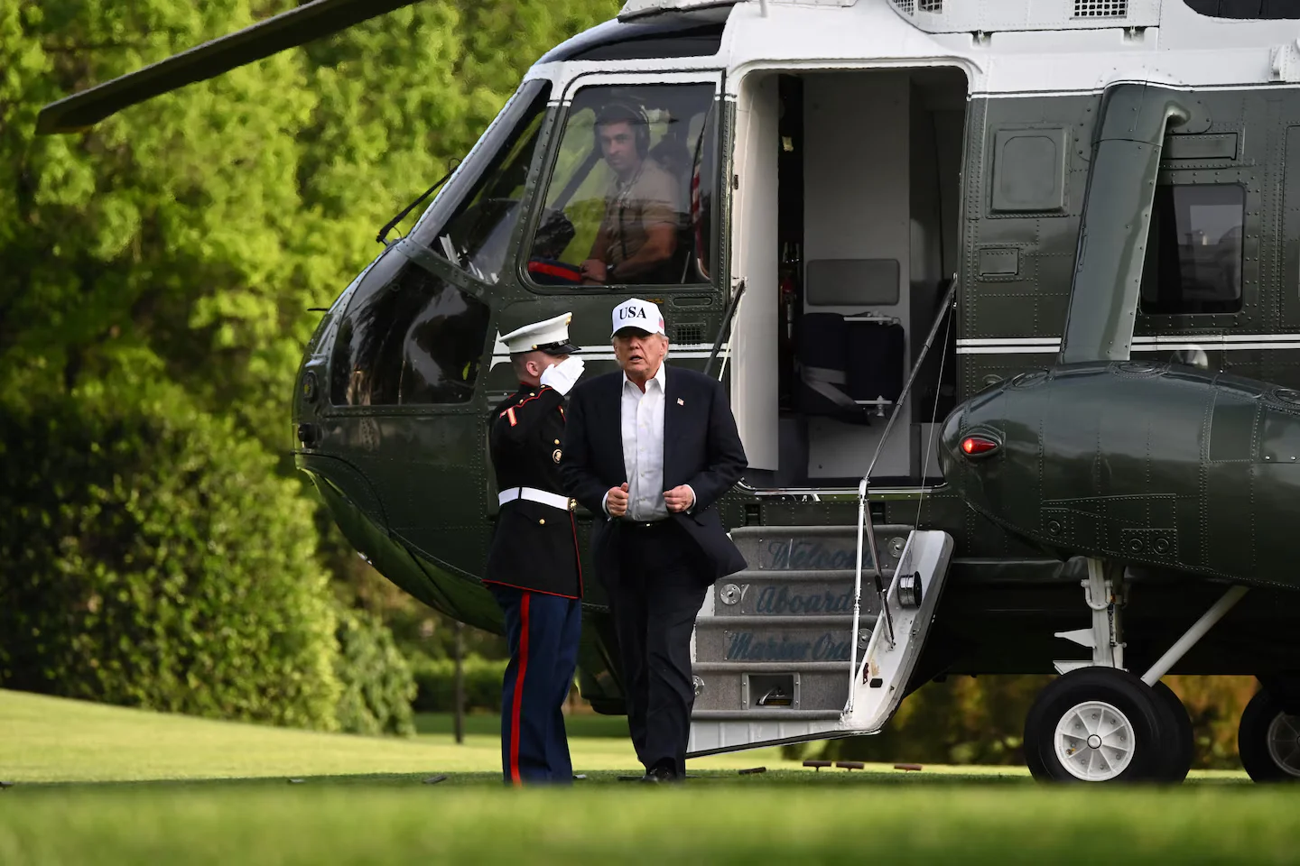 Trump mulls White House helipad to ease Marine One landings