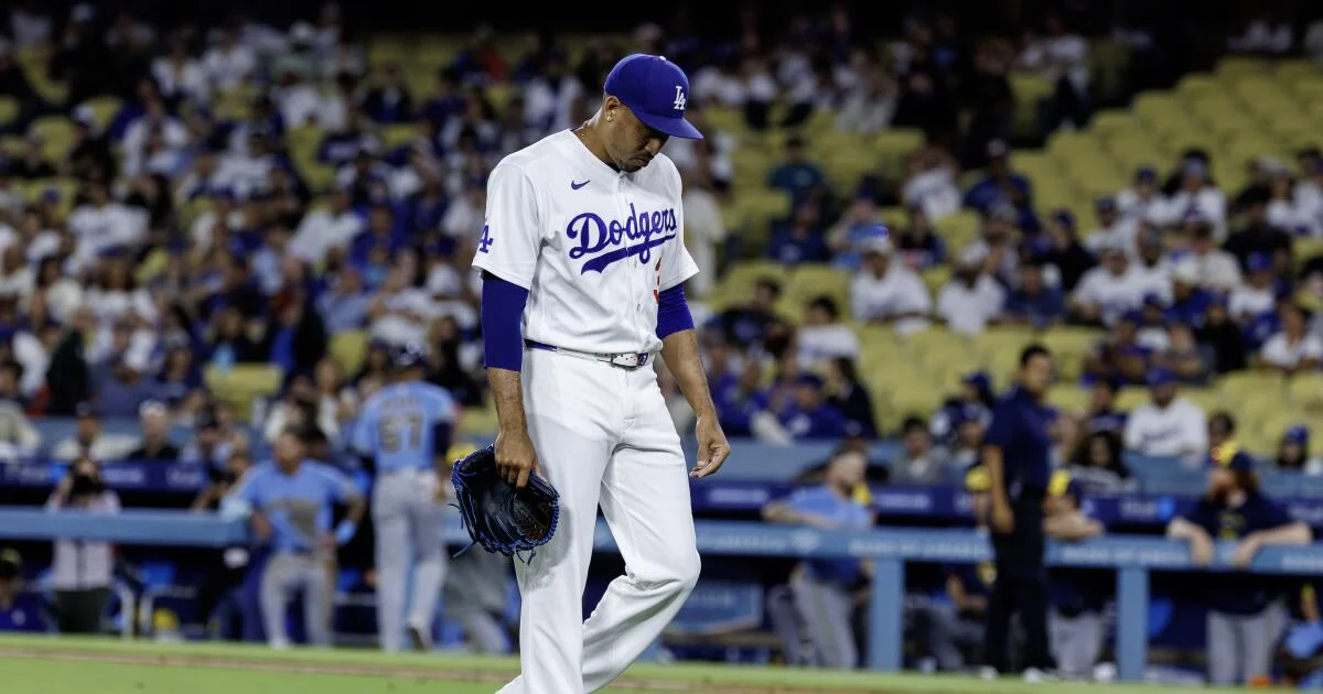 Díaz's ninth-inning collapse costs Dodgers in Milwaukee