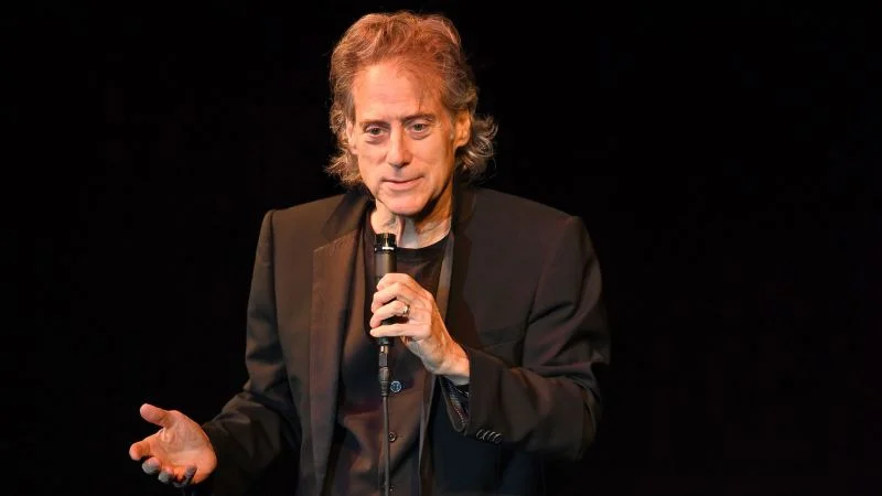 Richard Lewis Retires from Standup Comedy Due to Parkinson's Diagnosis