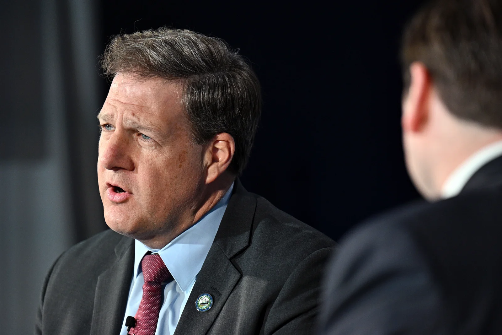 "New Hampshire Governor Sununu Stands Against Trump, Embraces GOP Opposition"